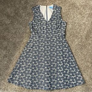 Draper James Embroidered Chambray Sleeveless Love Circle Dress Size 4